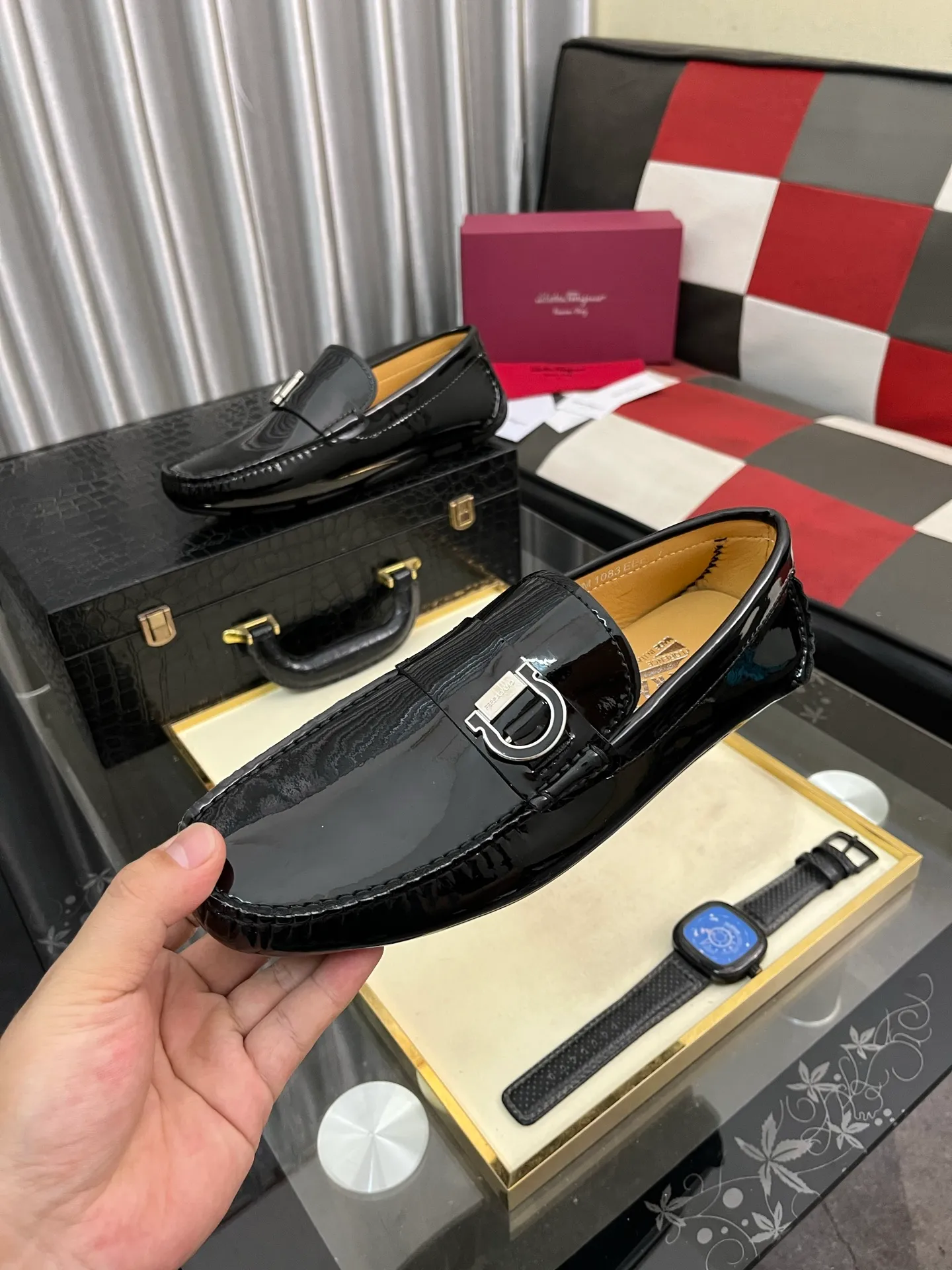 Men's shoes 💰560⌚️⌚️ Ferragamo [Ferragamo] new high-end quality framed shoes. The style is luxurious and elegant, with equal emphasis on practicality and style. We pay special attention to quality and details. The shoe last leather, workmanship and comfort are not inferior! Material: Imported first-layer soft cowhide leather upper ➕Genuine leather lining, code number: 38-446️⃣colors available